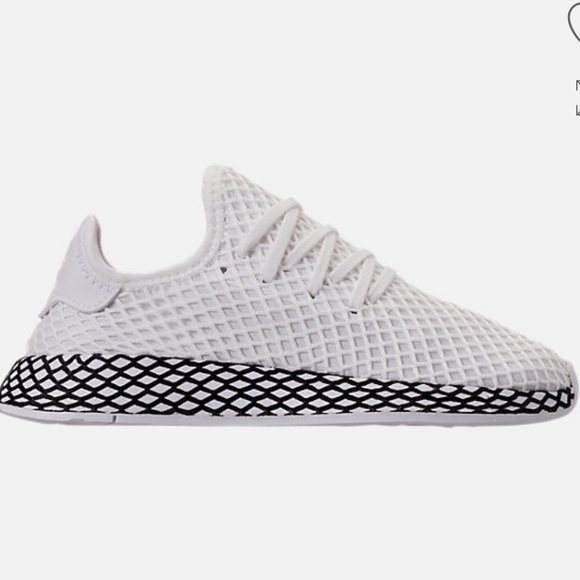 deerupt black white